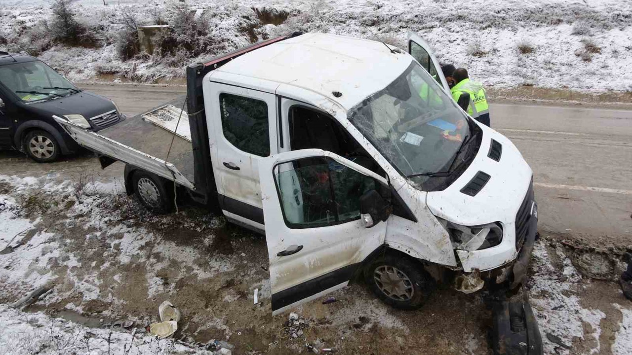 Kastamonu’da işçileri taşıyan kamyonet yan yattı: 7 yaralı

