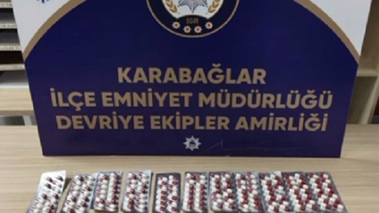 İzmir polisinden şok operasyonlar: Binlerce uyuşturucu hap ele geçirildi, aranan 329 şahıs yakalandı
