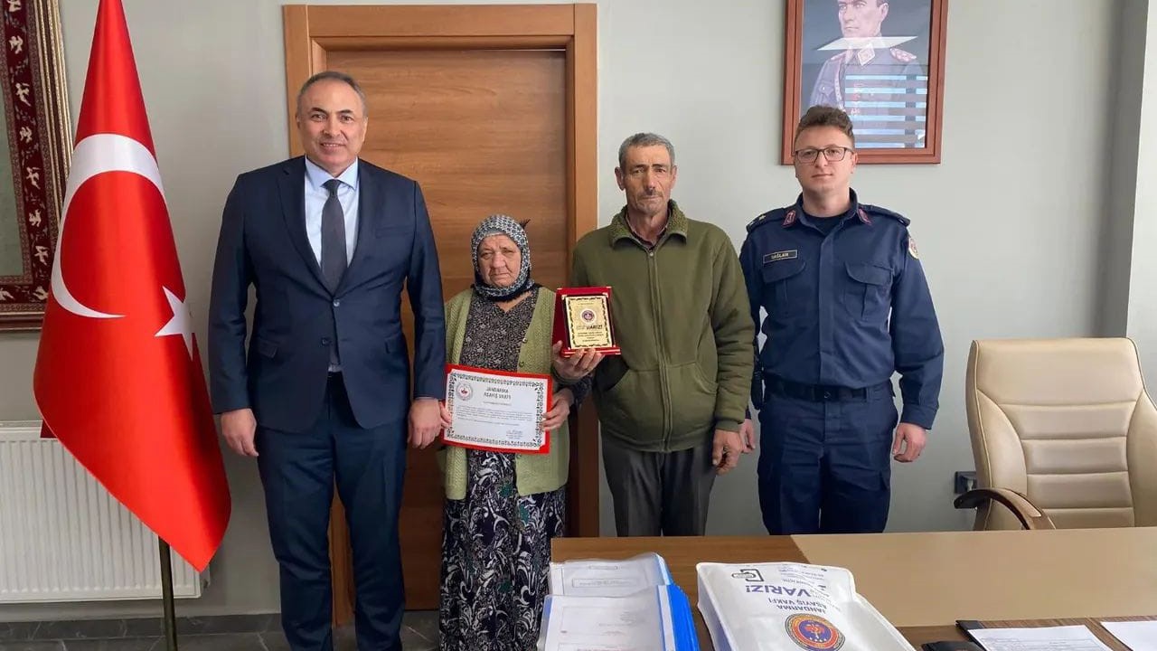 Denizli’de 3 kadın gayrimenkulünü jandarmaya bağışladı
