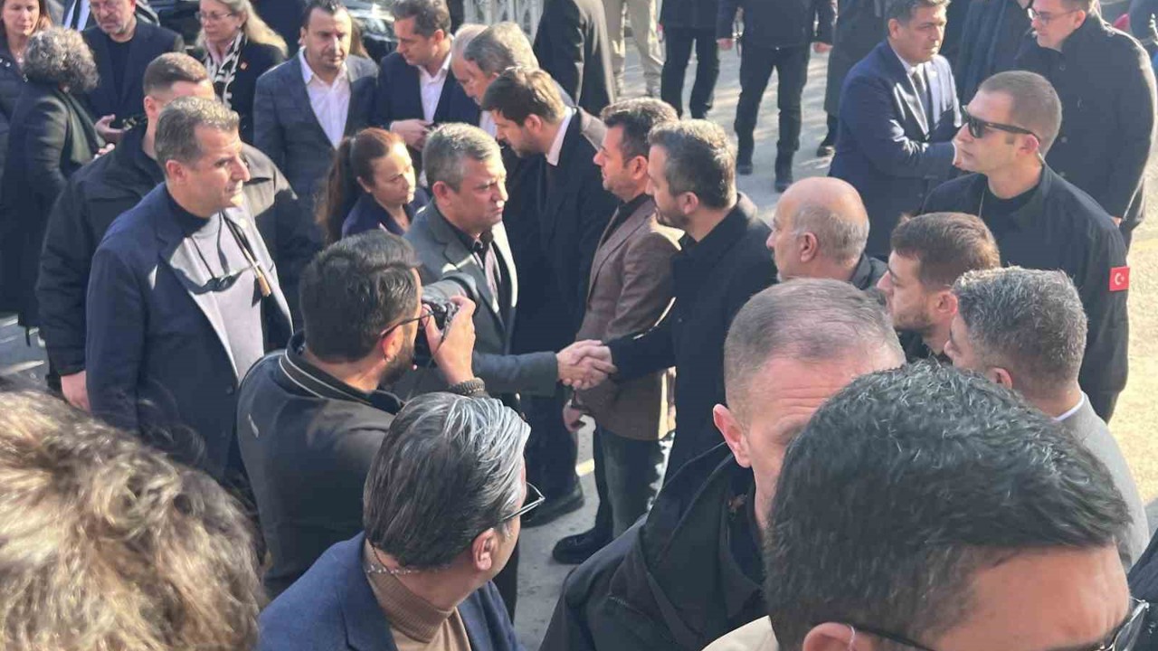 Genel Başkan Özel, Durbay ailesiyle beraber taziyeleri kabul etti
