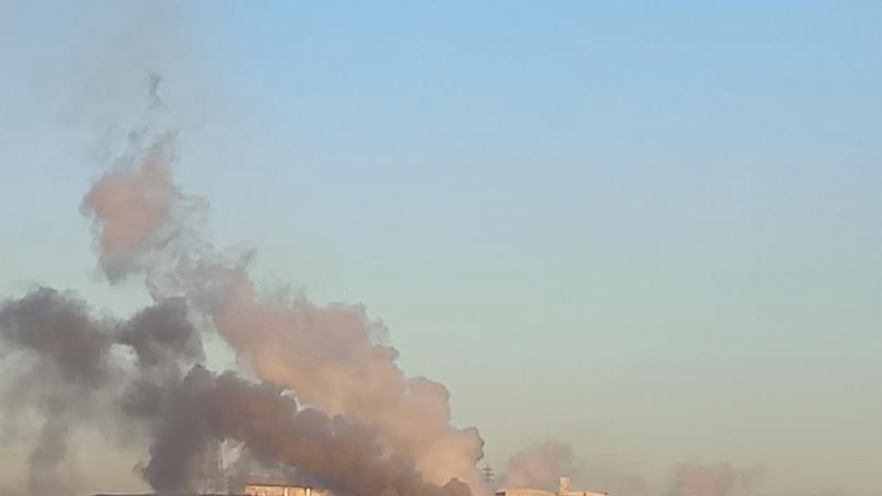 Bacadan çıkan simsiyah duman vatandaşı tedirgin etti
