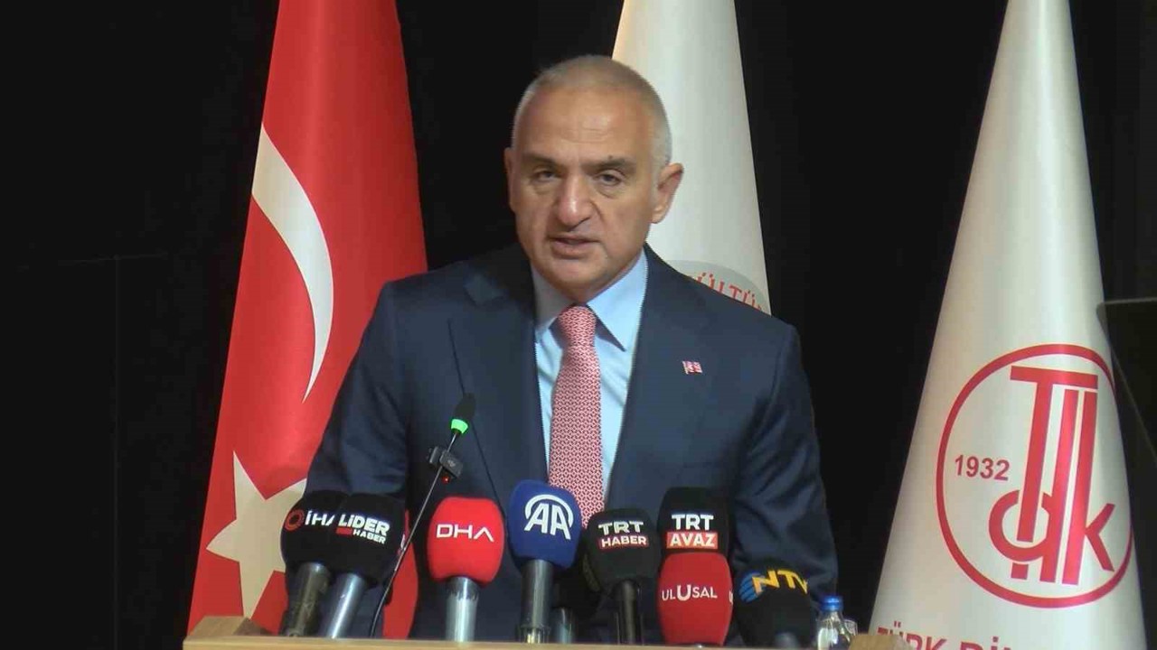 Bakan Ersoy: "Dil bir milletin sadece iletişim aracı değil hafızası, vicdanı ve yüreğidir"
