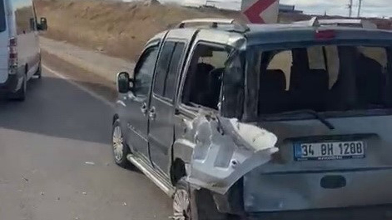 Tır ile hafif ticari araç çarpıştı: 1 yaralı
