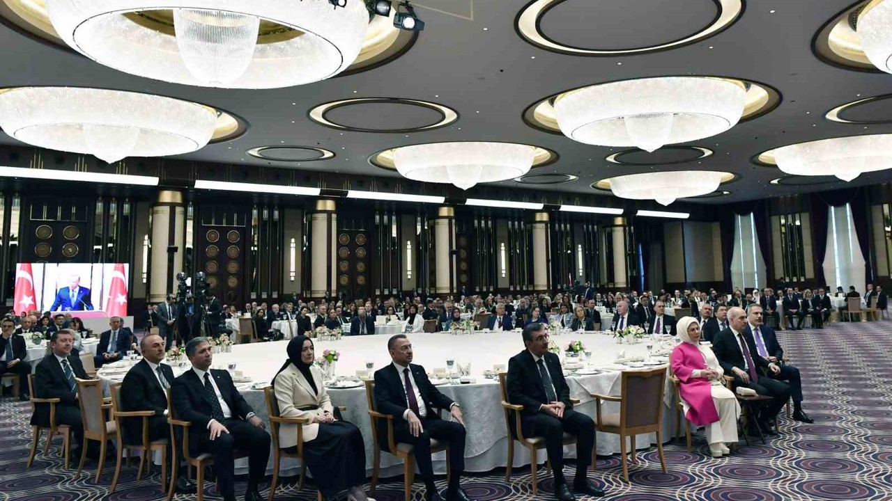 Cumhurbaşkanı Erdoğan: "Karadeniz’de sivil gemiler hedef alınmamalı, ikazlarımızı ilettik"
