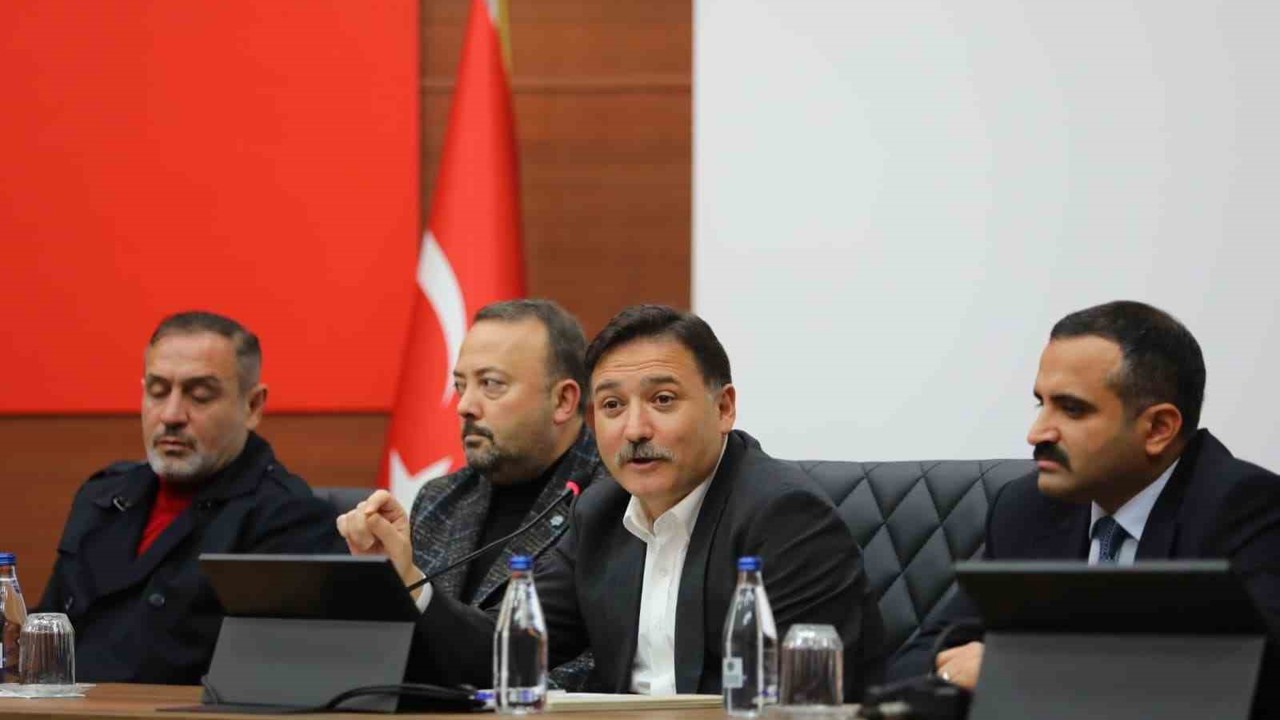 Vali Çiçek: "Turist rehberlerinin sahadaki görüşleri bizim için önemli"
