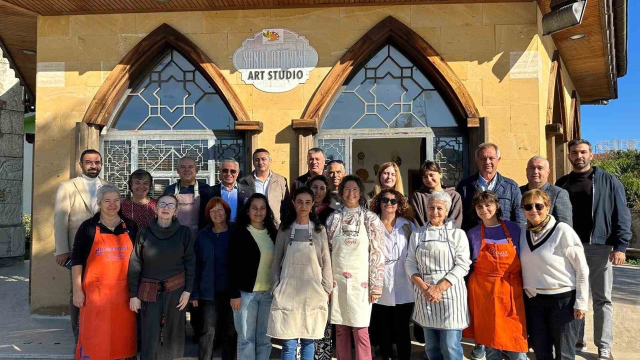 Başkan Topaloğlu: "Seramik sanatına gönül verenler ortaya çok güzel eserler çıkarıyor"
