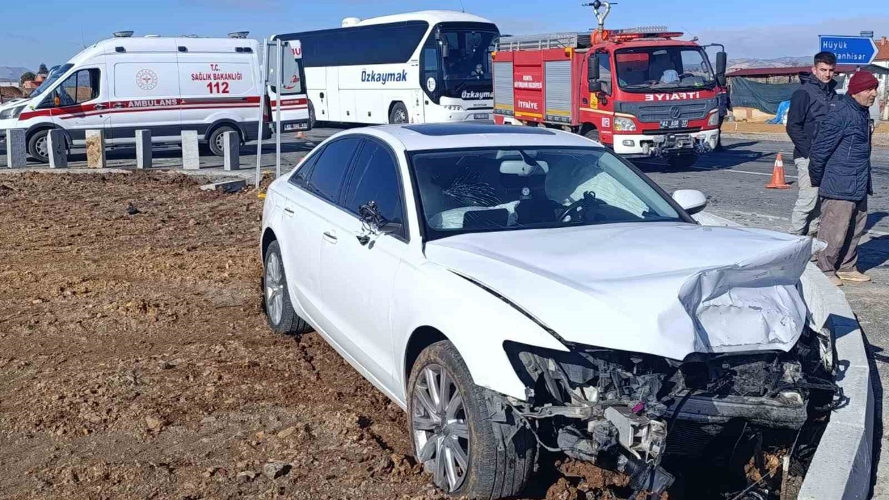 Konya’da iki otomobil çarpıştı: 2 yaralı
