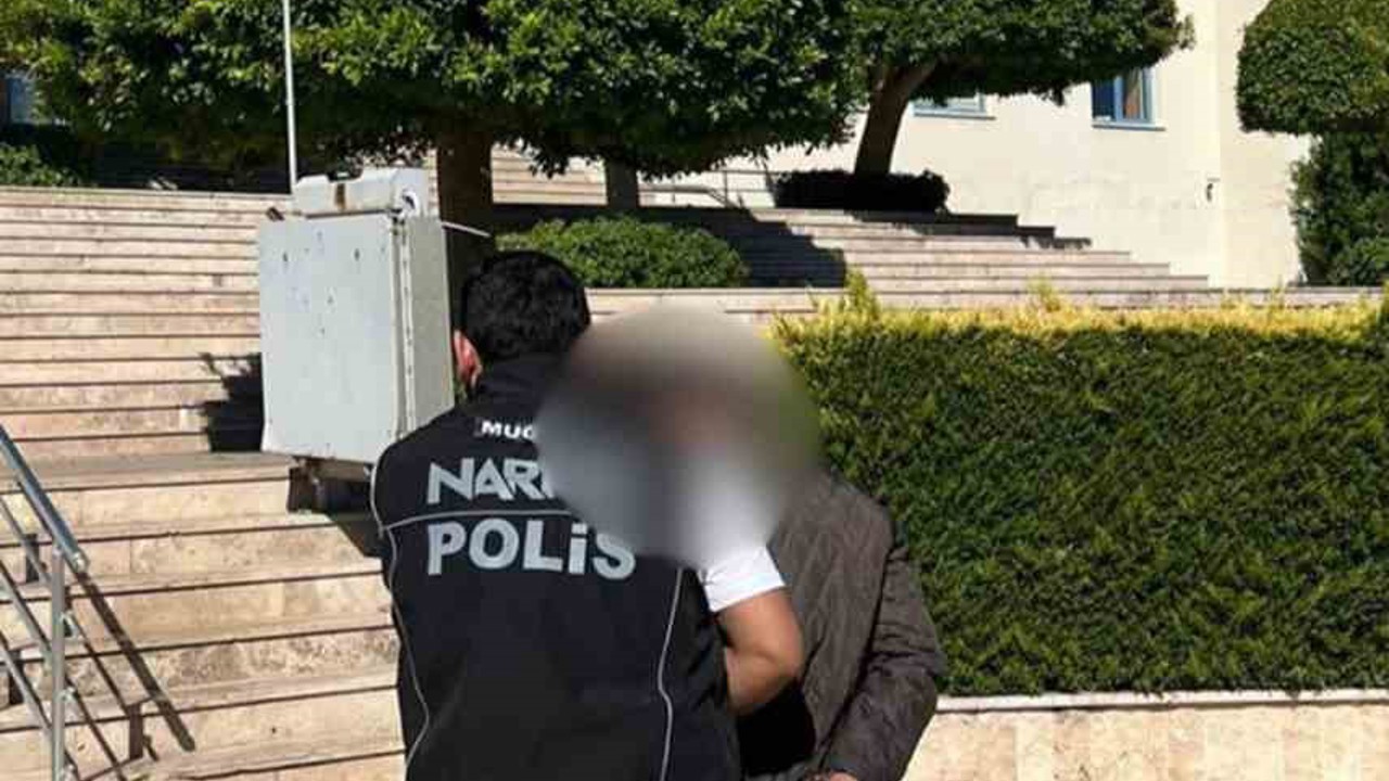 Aranan 2 şahıs yakalanarak cezaevine teslim edildi
