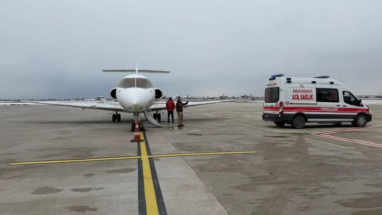 Yenidoğan bebek uçak ambulansla Konya’ya sevk edildi
