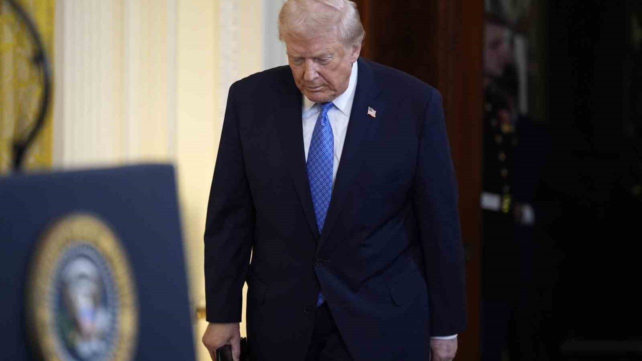 Trump: "Venezuela’ya giren ve çıkan petrol tankerlerine tam ve kapsamlı abluka emri veriyorum"
