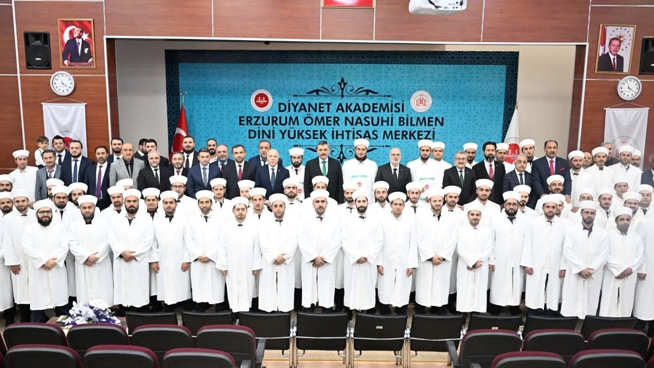 Diyanet Akademisi’nde mezuniyet heyecanı
