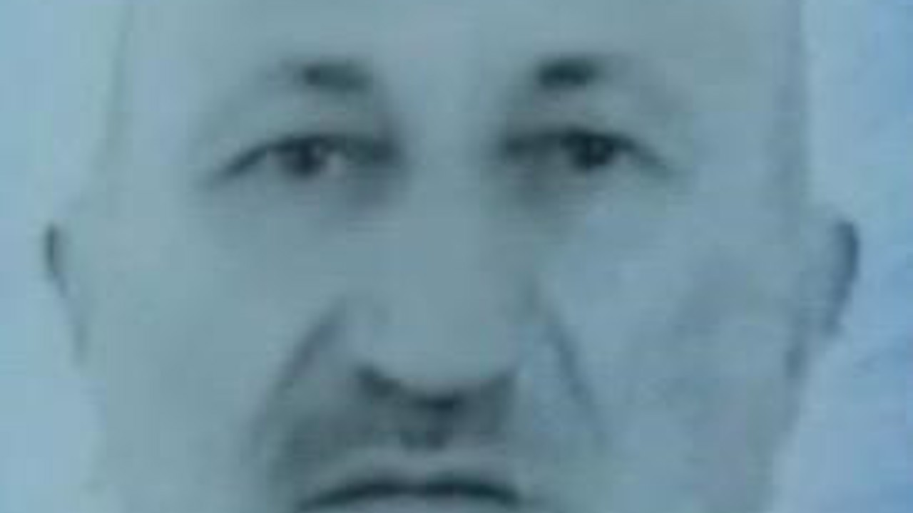 Evinin çatısında çalışırken aşağıya düştü
