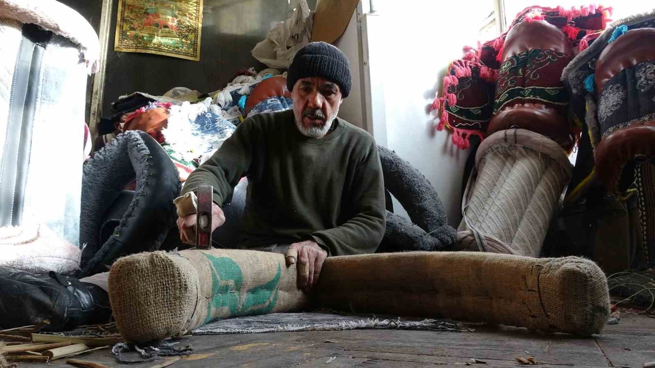 55 yıldır semercilik yapan usta teknolojiye meydan okuyor
