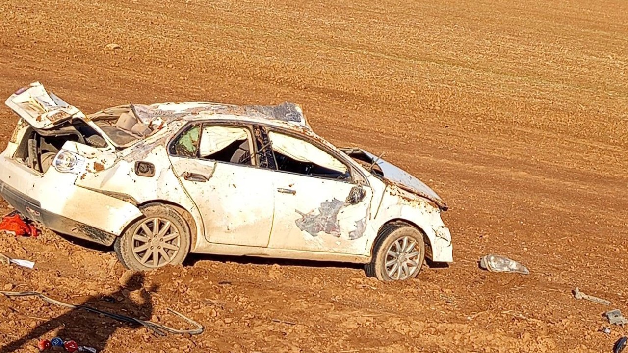 Kontrolden çıkan otomobil tarlaya uçtu: 1 yaralı
