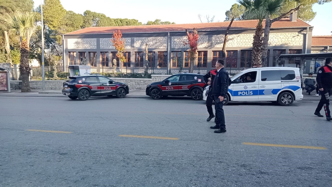 Şüpheli çantayı sahibi kontrollü patlama sırasında koşarak aldı
