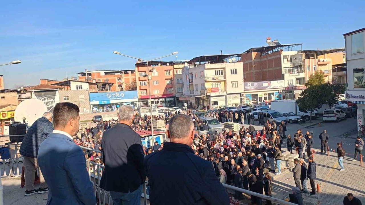 Çine’den 2. umre kafilesi dualarla kutsal topraklara uğurlandı
