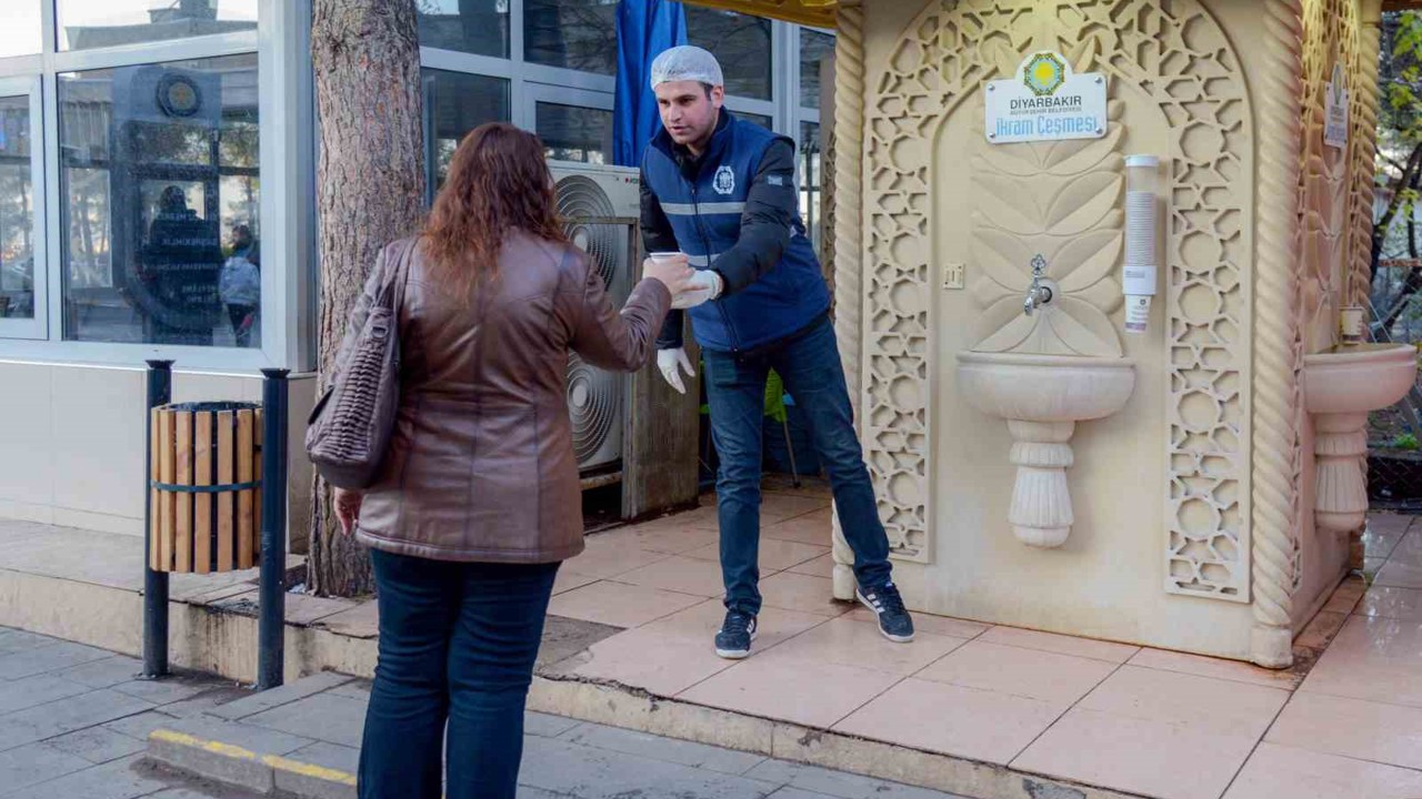 İkram çeşmesinden binlerce vatandaş yararlanıyor
