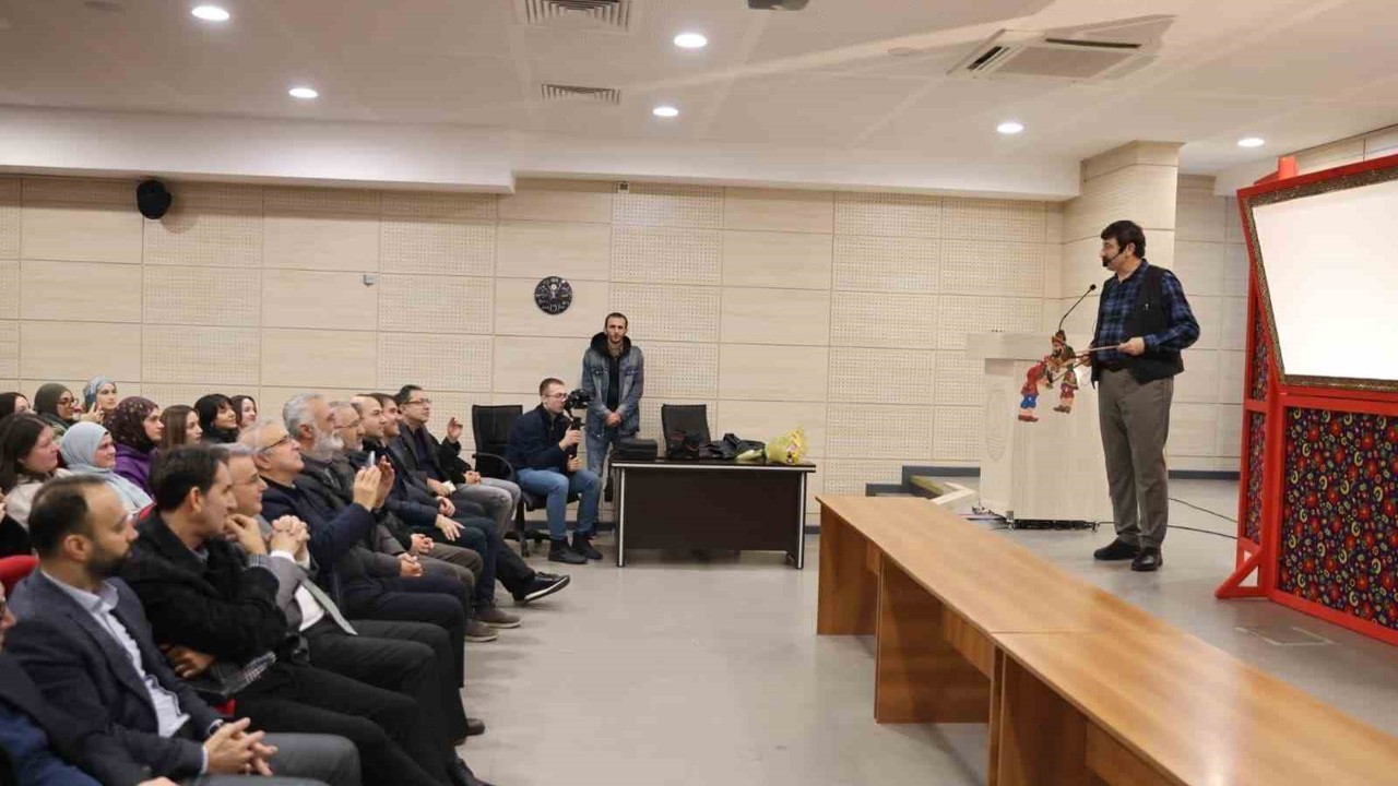 "Hacivat-Karagöz", genç kuşaklarla perde açtı
