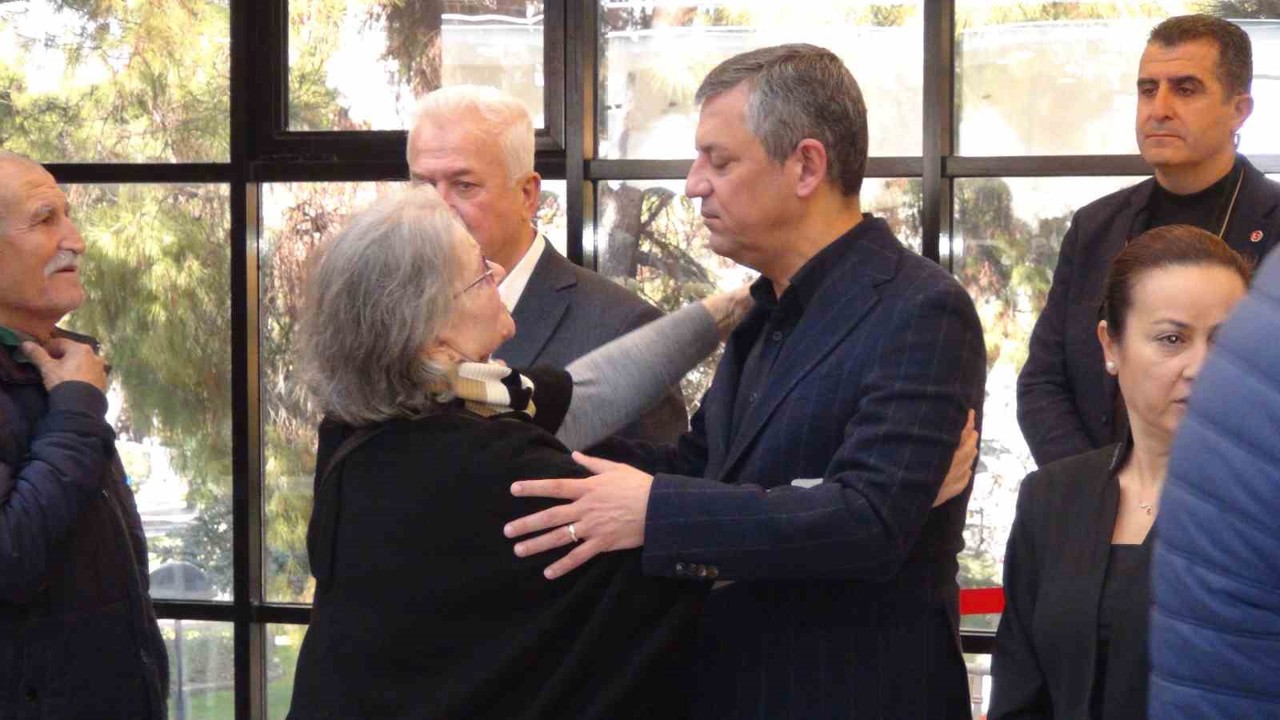 Özgür Özel, Gülşah Durbay’ın 3. gün taziyesine katıldı
