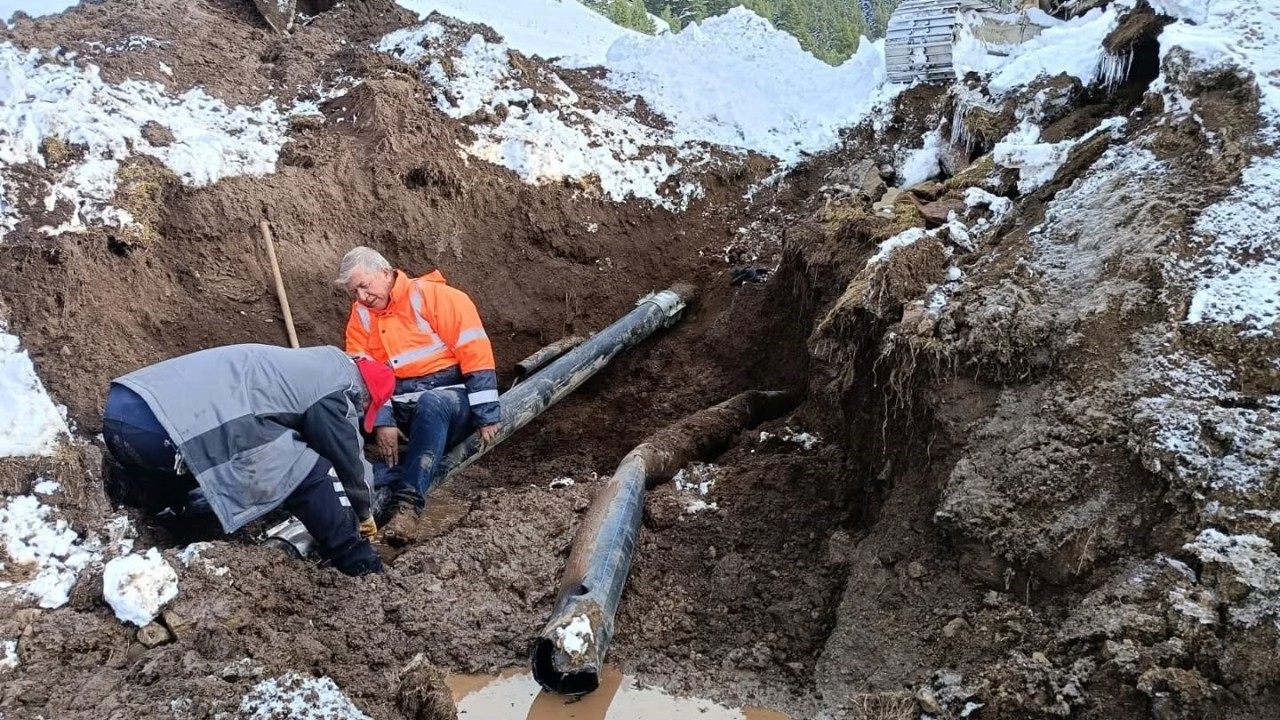 Ilgar Dağı Geçidi’nde tünel çalışmasında su borusu patladı
