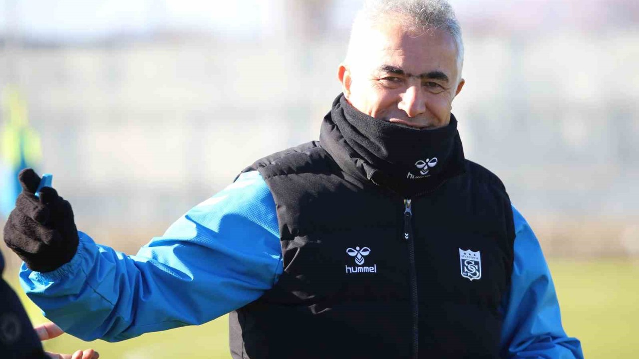 Mehmet Altıparmak: "Transfer dedikodularına inanmayın"
