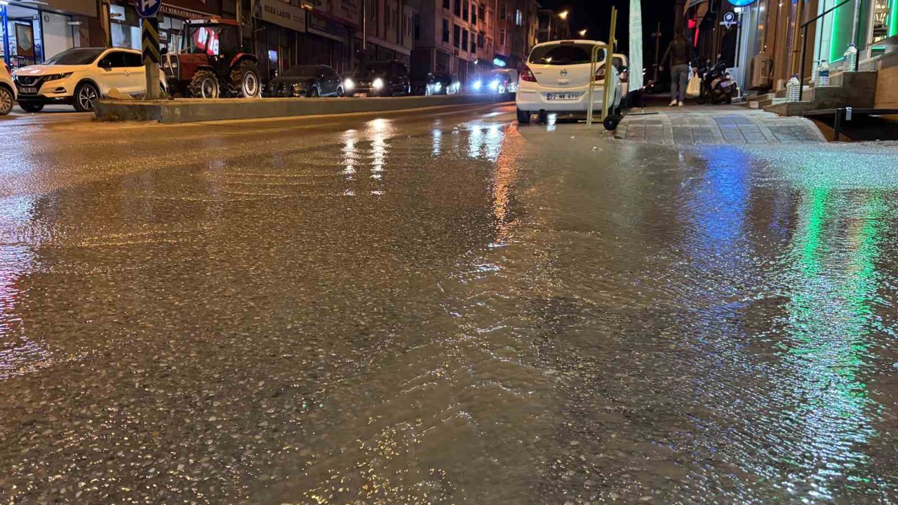 Edirne’de su borularındaki patlaklar vatandaşın tepkisini çekiyor

