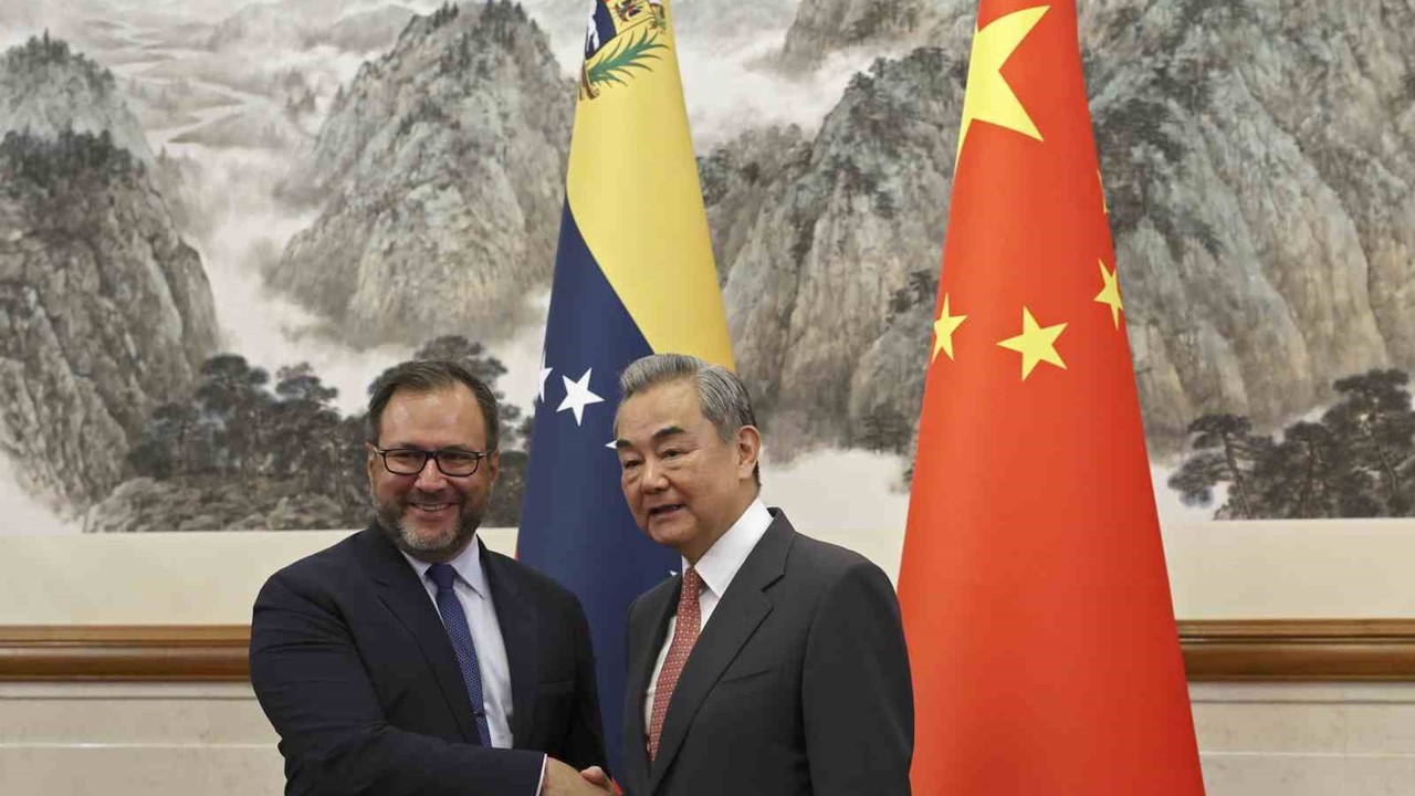 Çin’den Venezuela’ya destek
