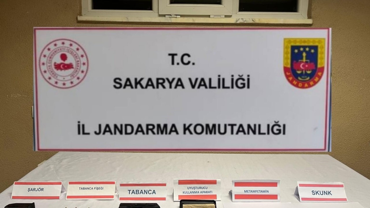 Sakarya’da jandarmadan uyuşturucuya geçit yok: 2 şahıs tutuklandı
