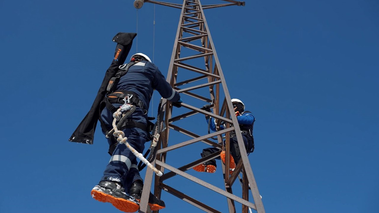 Zorlu coğrafyada büyük başarı: Aras Elektrik tüketici memnuniyetinde zirvede
