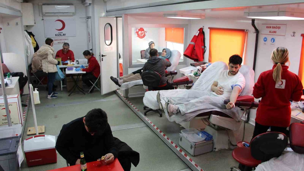 ADÜ’de kan  bağışı etkinliği düzenlendi
