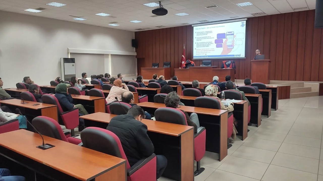 AFAD’dan kurum personeline afet farkındalık eğitimi ve tahliye tatbikatı

