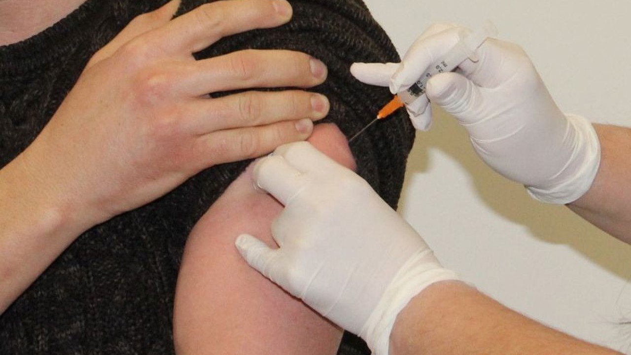 Kalp kriziyle aşıyı eşitlemek kamu sağlığına zarar verir
