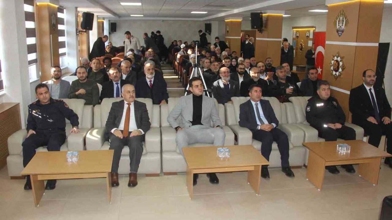 Ezanı güzel okumak için yarıştılar
