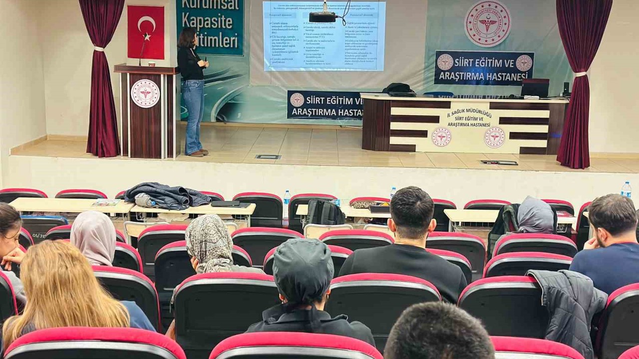 Siirt’te enfeksiyon kontrol önlemleri eğitimi düzenlendi
