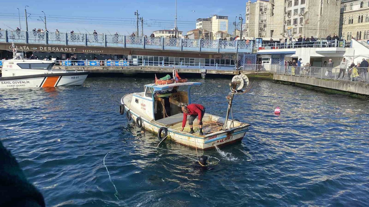 Haliç’ten 33 kilogram olta kurşunu çıkarıldı
