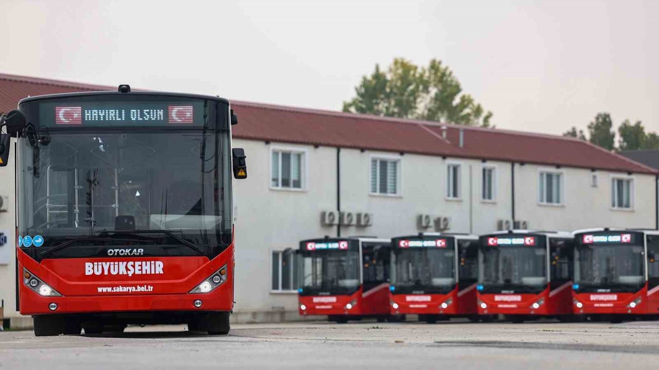 Sakarya’da toplu ulaşım filosuna 5 yeni metrobüs daha eklendi
