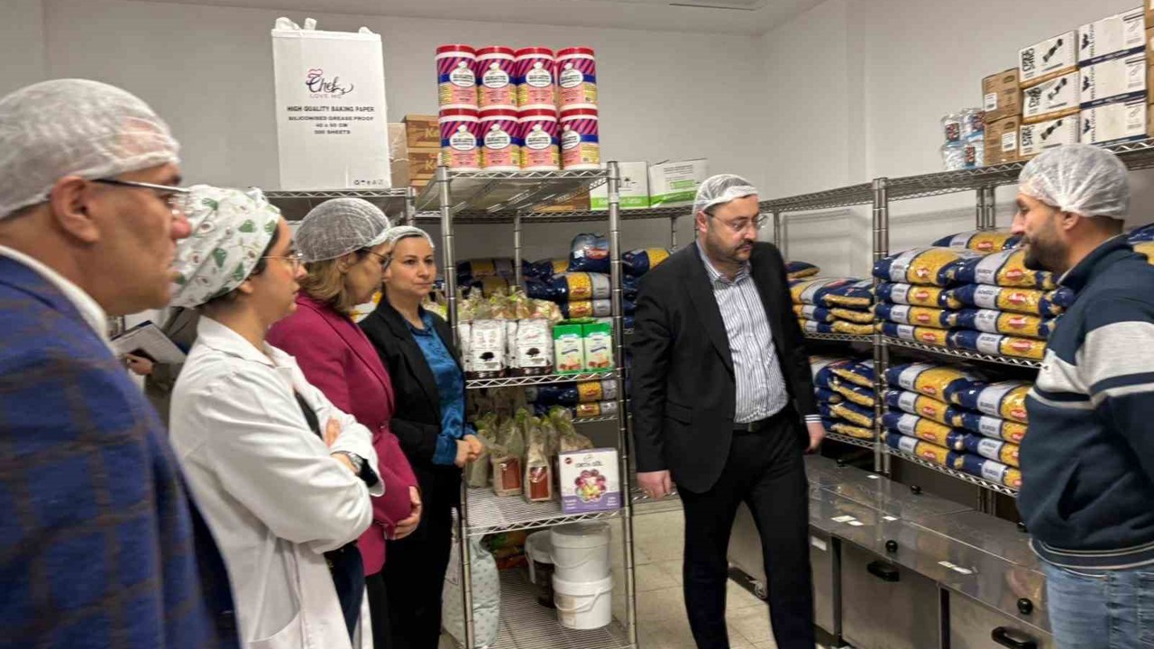 Öğrenci yurtlarında bulunan kantin, mutfak ve lokantalar denetlendi
