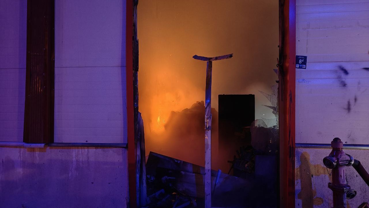 Kayseri’de masa sandalye atölyesinde yangın
