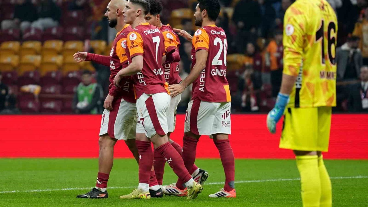 Galatasaray kupada Başakşehir’i ilk kez yendi
