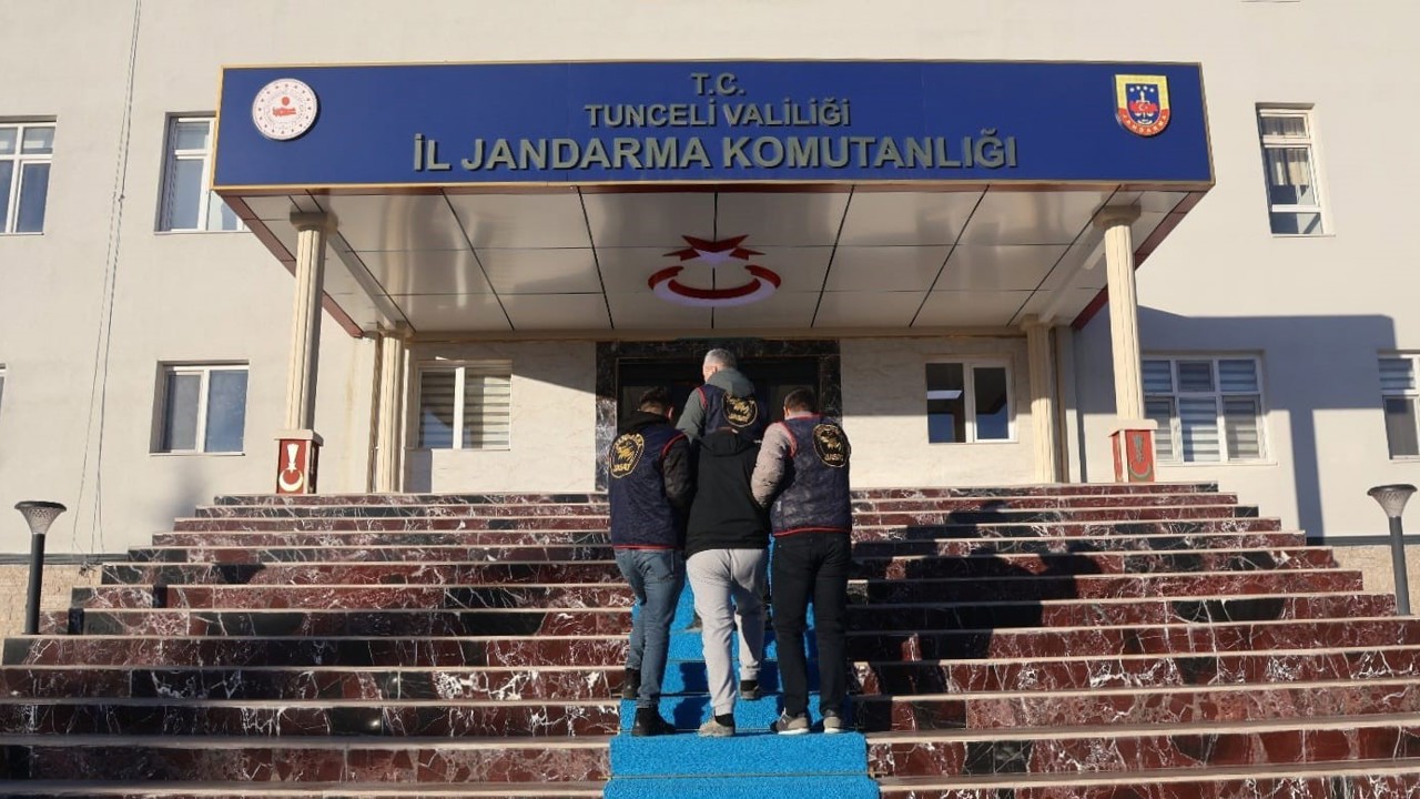 Milyonlarca liralık "sahte gönül ilişkisi" oyununu jandarma bozdu
