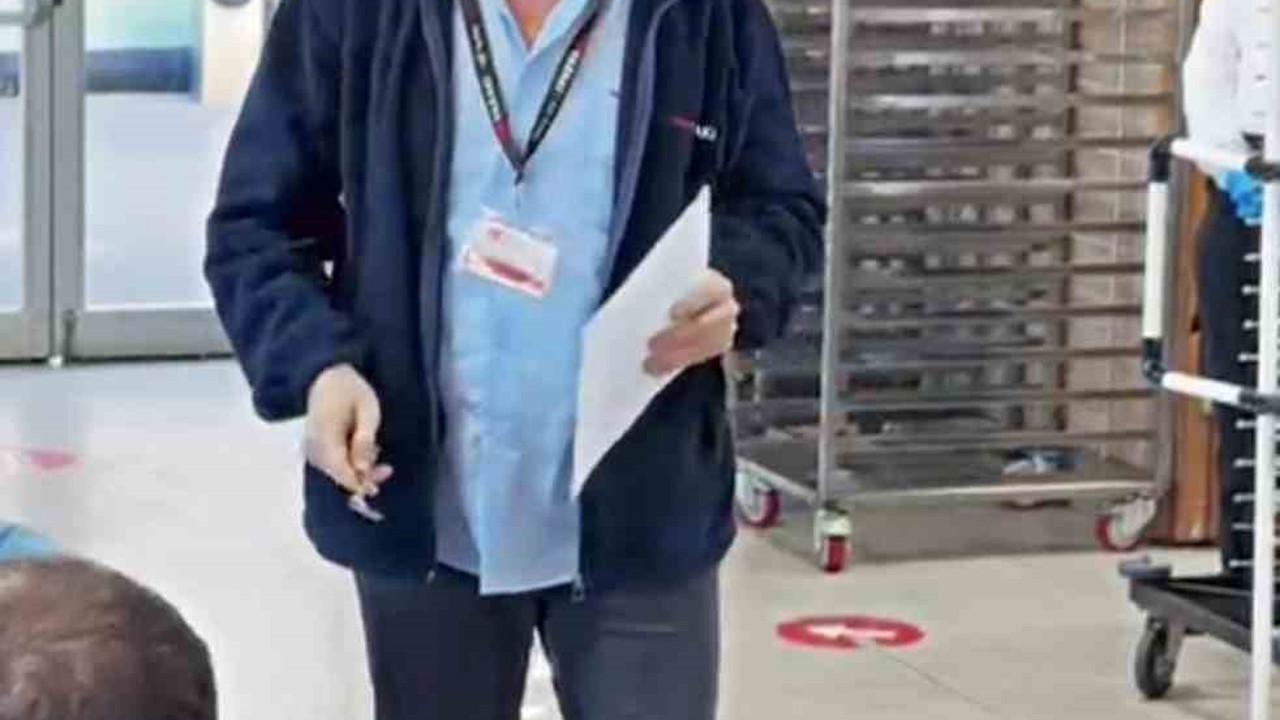 Mudanya Yazaki işçilerinden MESS’in düşük zam teklifine çatal-kaşıklı protesto
