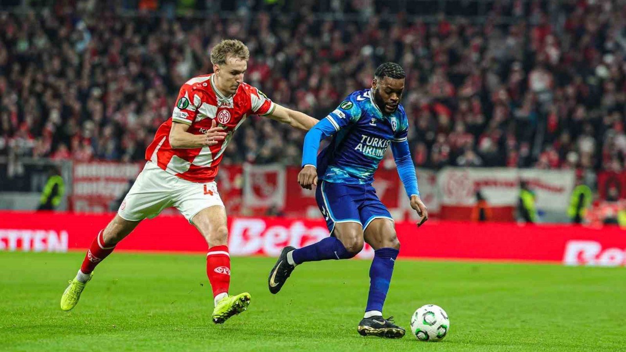 UEFA Konferans Ligi: Mainz 05: 1 - Samsunspor: 0 (İlk yarı)
