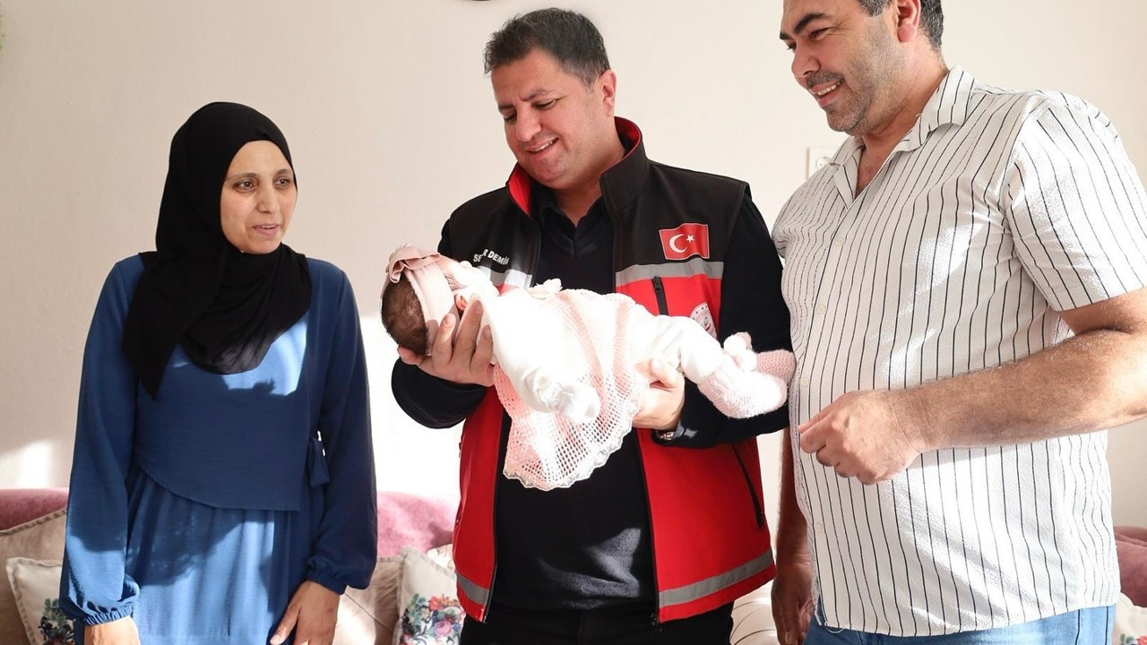 Sevinç ailesi bir kız çocuğuna daha koruyucu aile oldu
