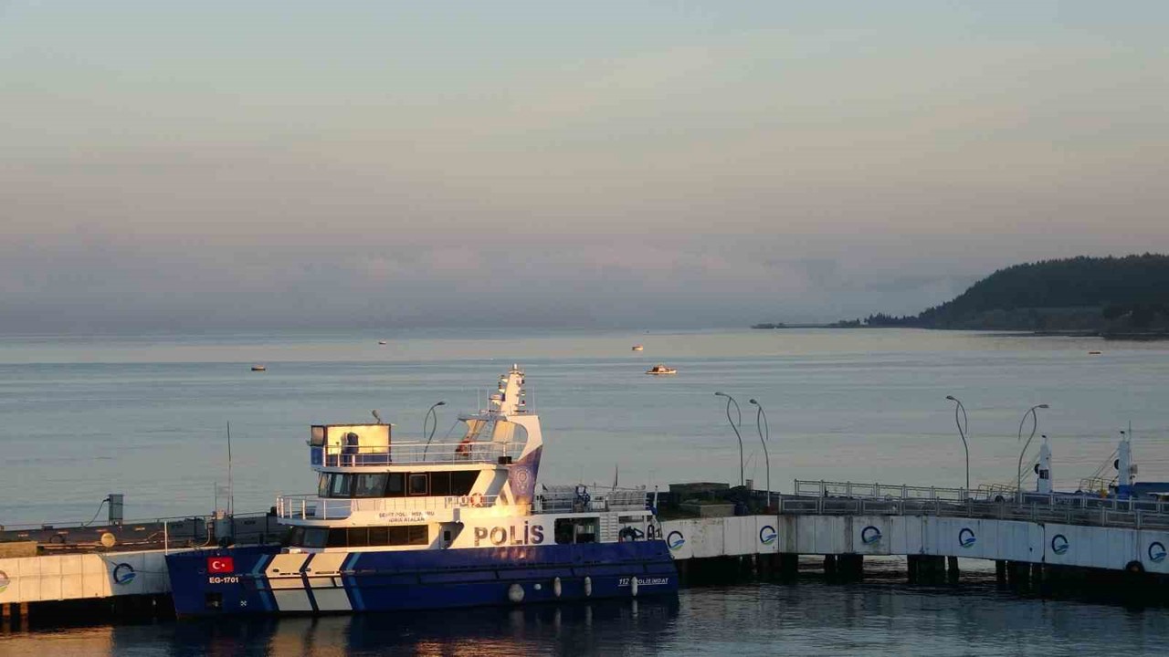 Çanakkale Boğazı sis nedeniyle transit gemi geçişlerine kapatıldı

