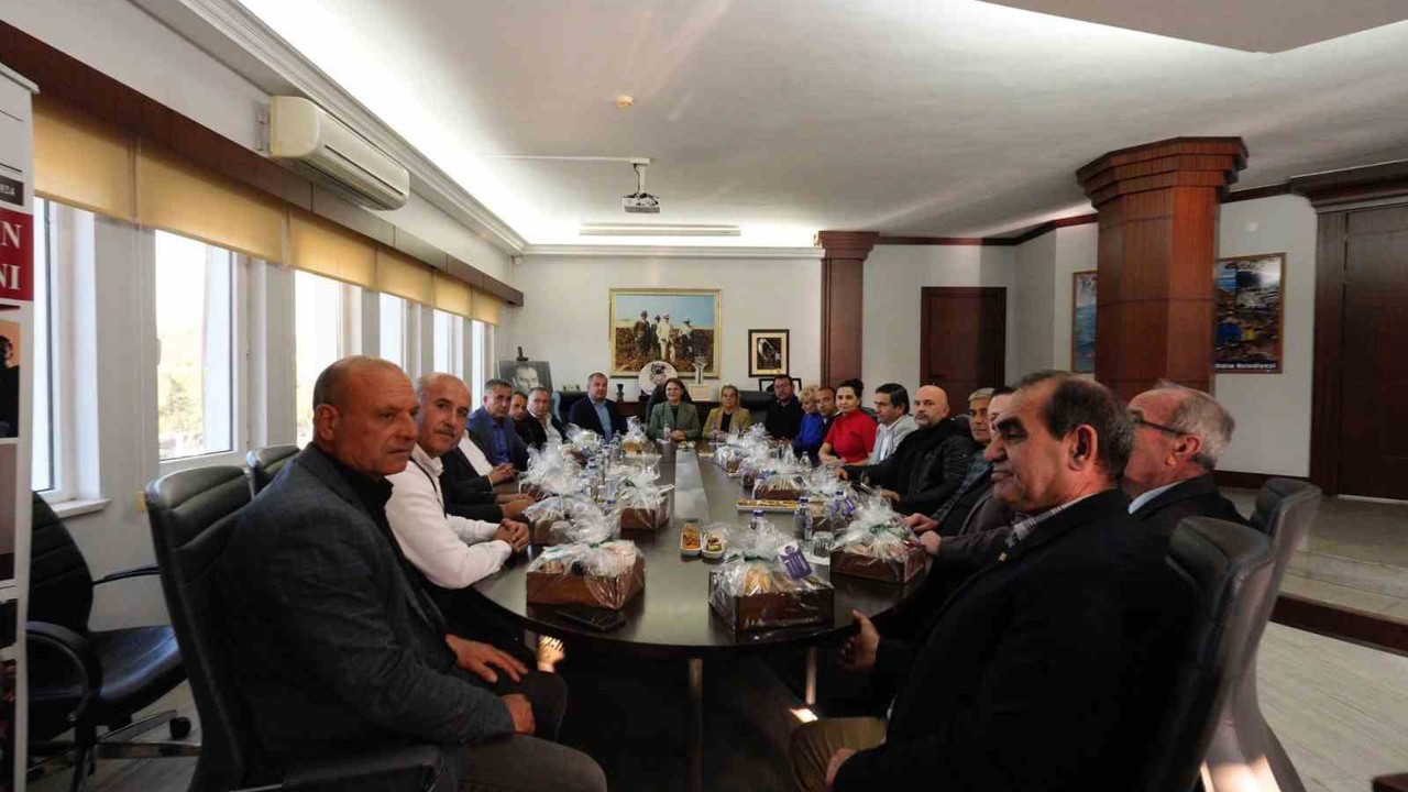 Didim Belediyesi’nden muhtarlarla yeni yıl öncesi değerlendirme ve planlama toplantısı
