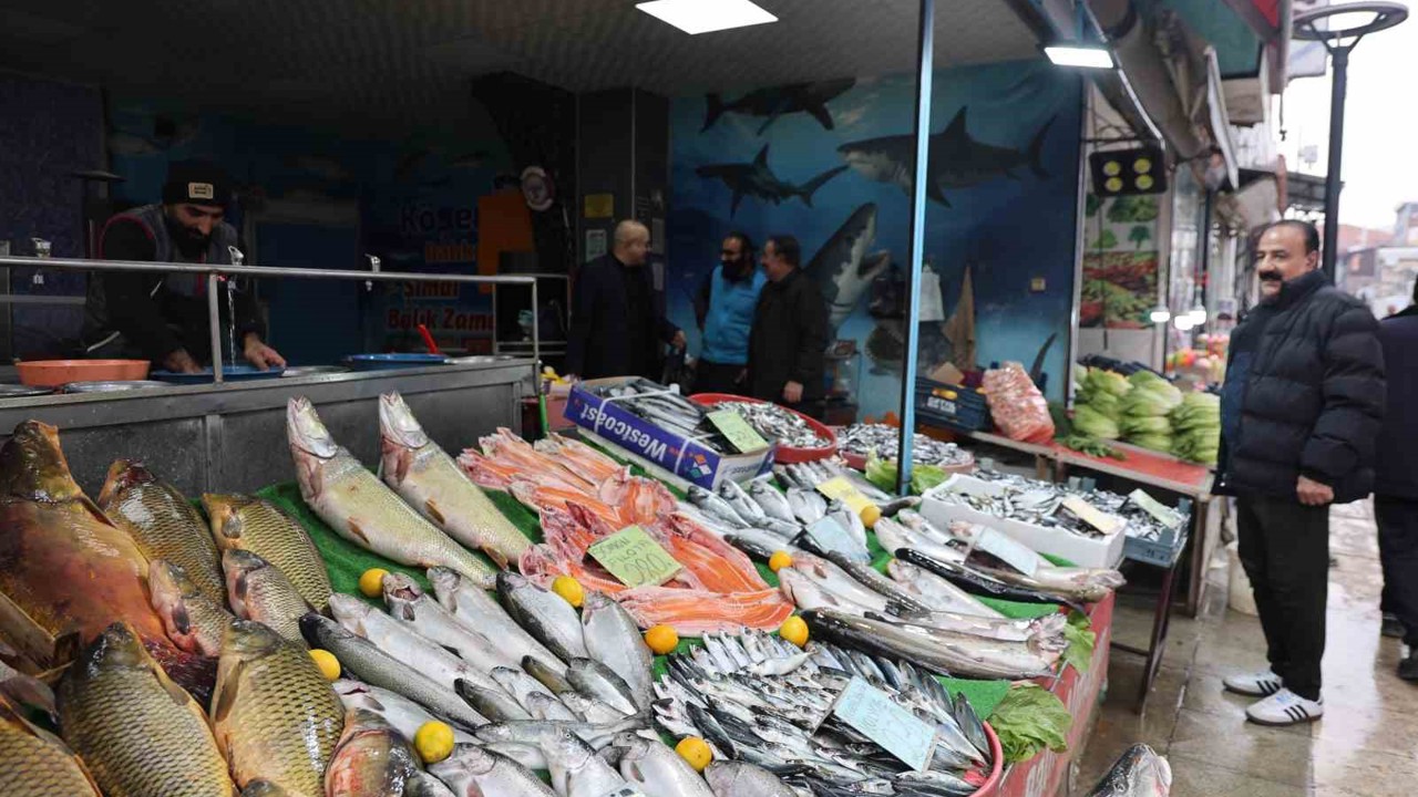 Havaların soğumasıyla birlikte vatandaşların balığa olan rağbeti arttı
