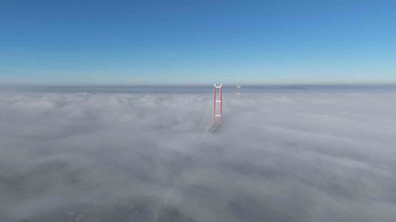 Sis içinde kalan 1915 Çanakkale Köprüsü’nde görsel şölen
