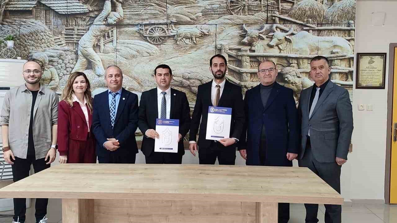 Buharkent MYO ile Buharkent Halk Eğitim Merkezi arasında iş birliği protokolü imzalandı
