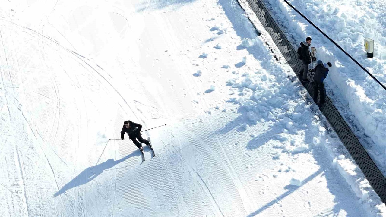 Kartalkaya’da kayak sezonu açıldı
