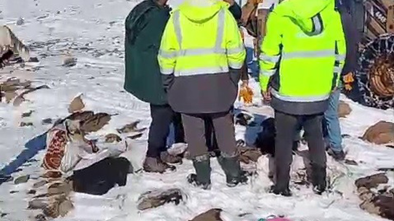 Tekman’da ESKİ ekiplerinin zorlu mesaisi
